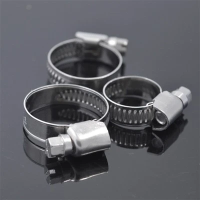 מהדקים לצינור אופנוע